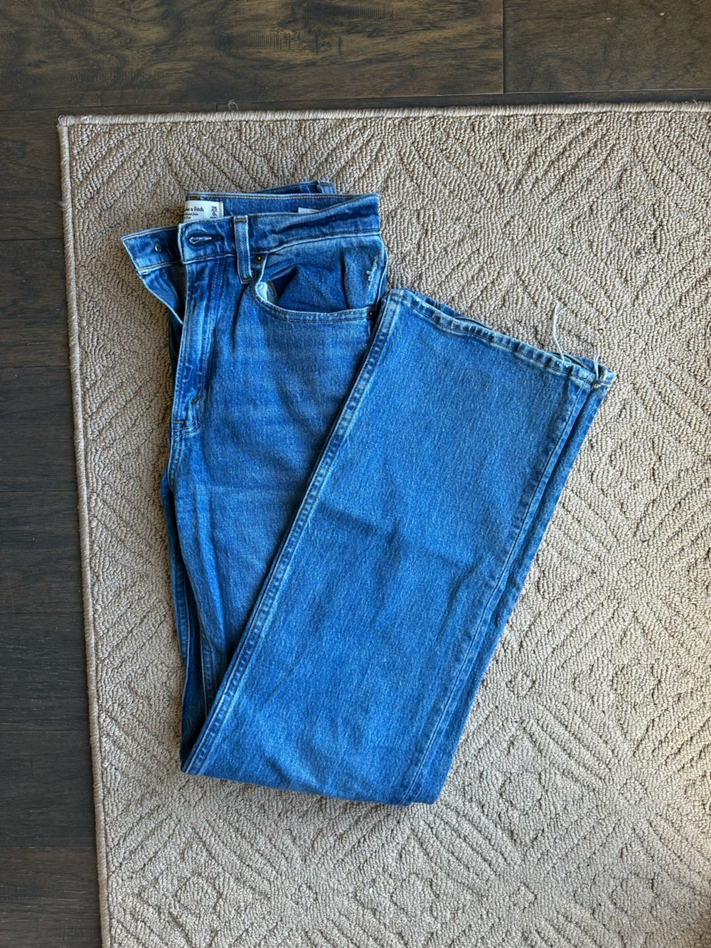 Abercrombie High Rise Relaxed Raw Hem Jean Size 25Long